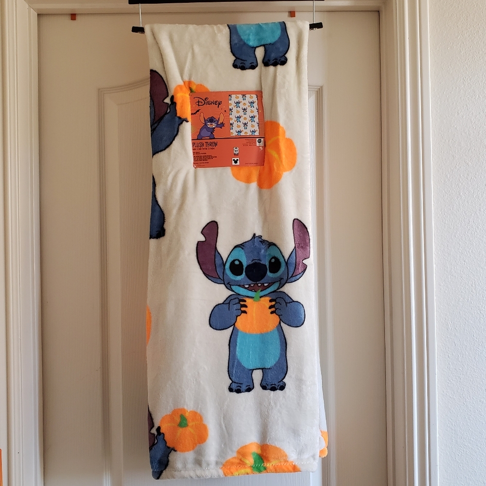 Disney Stitch Pumpkin Halloween Plush Throw Blanket 50x70 NWT